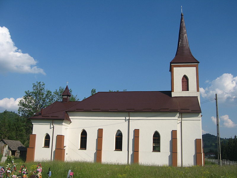 File:Biserica Preasfanta Inima a lui Isus din Poiana Micului11.jpg