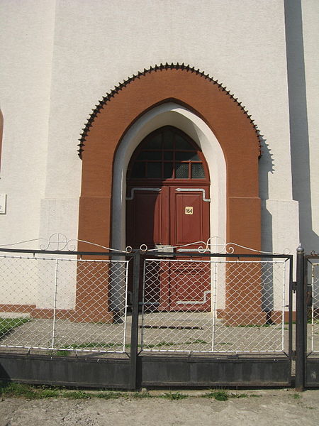 File:Biserica Preasfanta Inima a lui Isus din Poiana Micului13.jpg