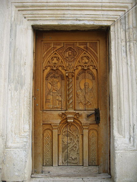 File:Biserica Cuvioasa Parascheva din Cotnari4.jpg